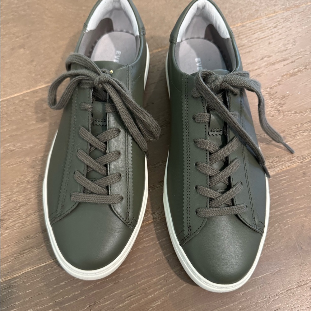 Everlane Day Sneaker Womens 8.5 Olive Green Leather Low Classic Tennis Shoe - Picture 2 of 5